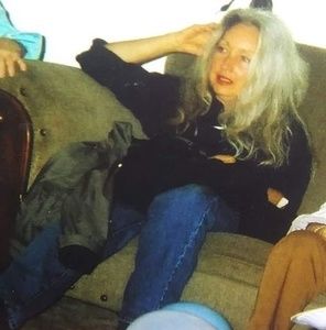 Meet your Posher, Connie